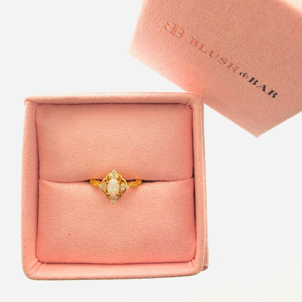 Women’s Blush & Bar Gold Blue Opal Carved Ring
